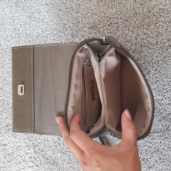 David Jones suede crossbody bag - EUC - Picture 4 of 4